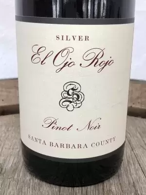 nv El Ojo Rojo Pinot Noir Label close up
